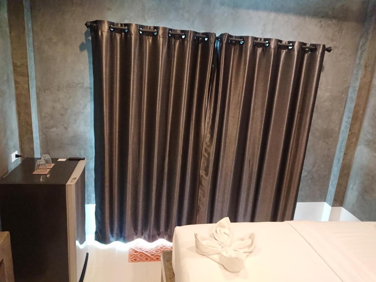 Lopburi Palm Resort מראה חיצוני תמונה