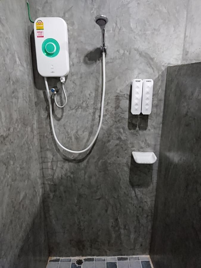 Lopburi Palm Resort מראה חיצוני תמונה