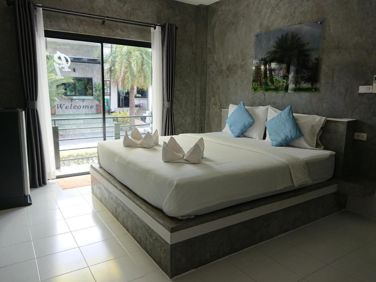 Lopburi Palm Resort מראה חיצוני תמונה