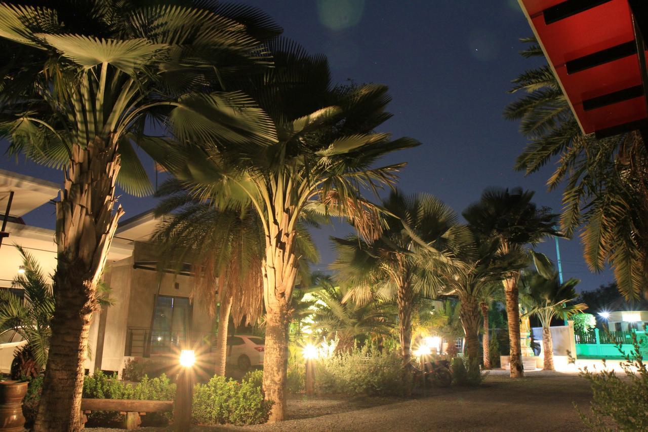 Lopburi Palm Resort מראה חיצוני תמונה