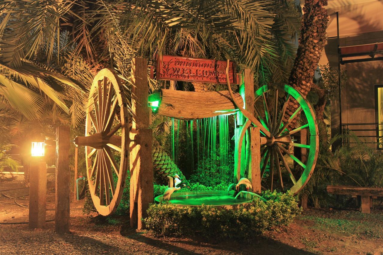 Lopburi Palm Resort מראה חיצוני תמונה