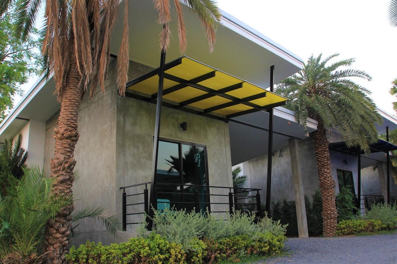 Lopburi Palm Resort מראה חיצוני תמונה